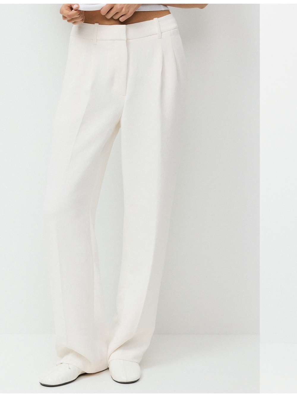 NWT Aritzia The Effortless Pant™ Crepette™ Light Birch